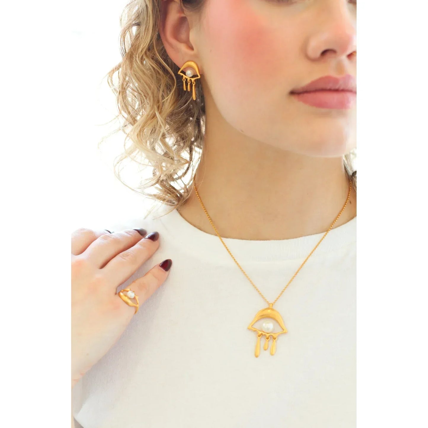 Dali Pearl Eye Stud Earrings - Alcove